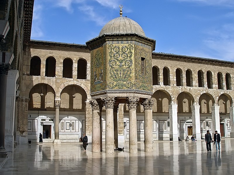 800px-Umayyad_Mosque-Dome_of_the_Treasury211099.jpg
