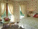 dp-riehl-floral-bedroom_s4x3_lg.jpg