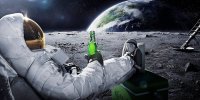 22917_3d_space_scene_astronaut_chilling_on_the_moon_with_beer-1000x500.jpg