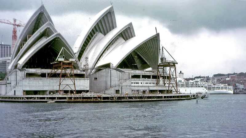 800px-Sydney_Opera_House_construction_1968.jpg