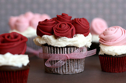 cupcake-dessert-food-rose-yum-Favim.com-72901.jpg