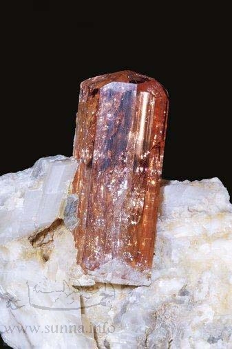 Topaz_crystal_on_Calcite_Pakistan..jpg