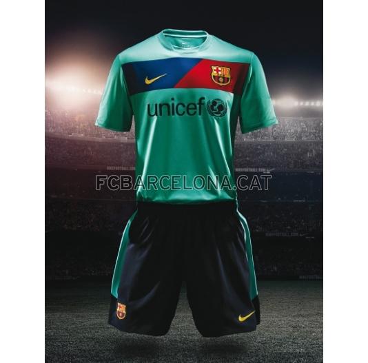 FC_Barcelona_2010-2011_Away_kit.jpg