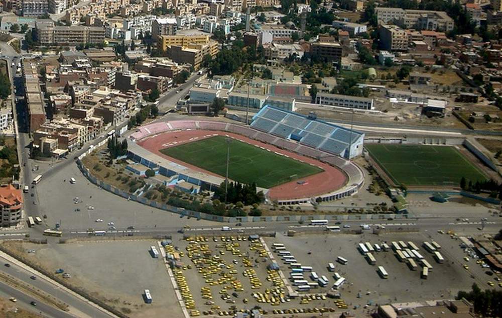 Stade_8_Mai_1945_(vue_a%C3%A9rienne).jpg