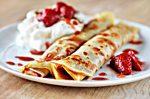 crepe-cute-food-ice-pancakes-strawberry-Favim.com-70451.jpg