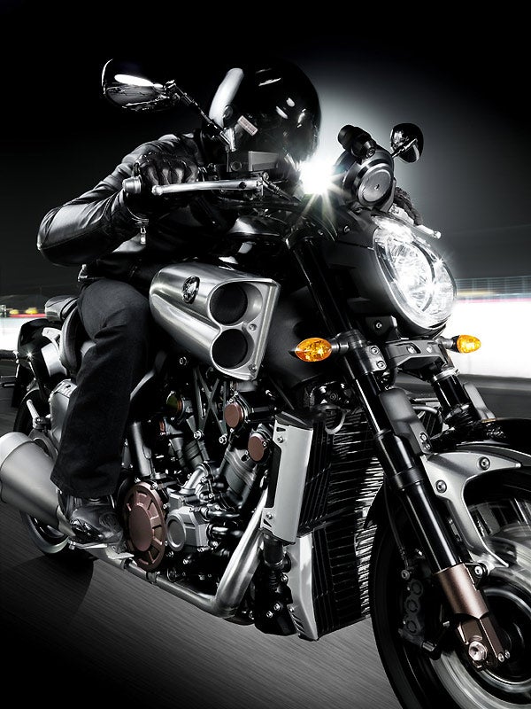 2008-yamaha-vmax-2009-7.jpg