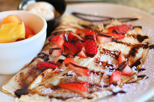 crepe-food-gosaker-strawberries-yummy-Favim.com-76592.jpg