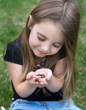 girl-with-earth-worm-lg.jpg