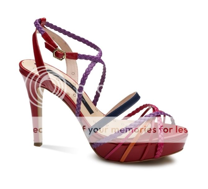 AngelAzorinNovoShoesLookbook2011-21.jpg