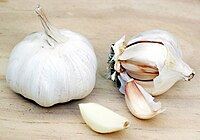 200px-Garlic.jpg