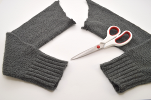 fauxbuttonedsweaterlegwarmers_02-300x200.png