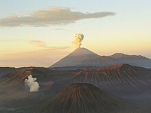 220px-Mahameru-volcano.jpeg