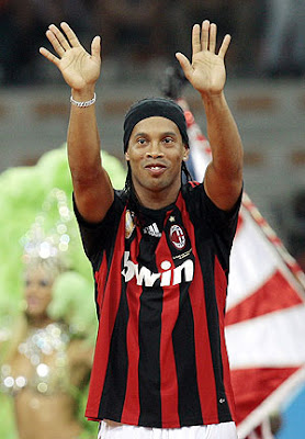 RONALDINHO-MILAN1.jpg